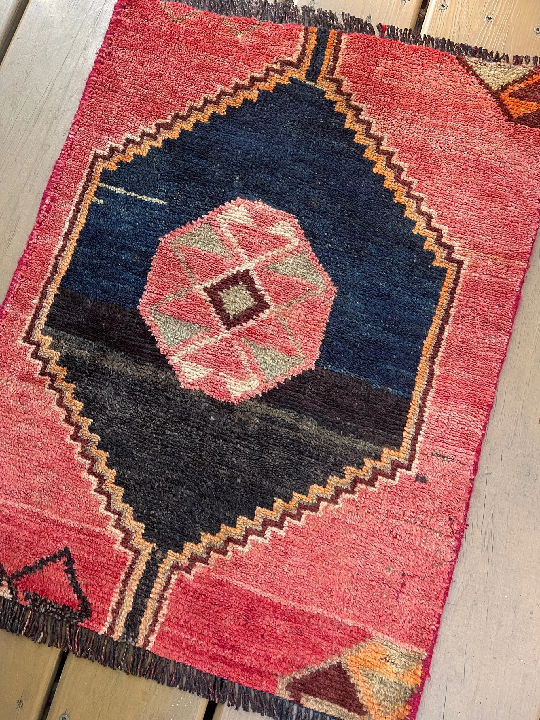 849B9FDA-CA98-41AD-A618-42608D3BA811