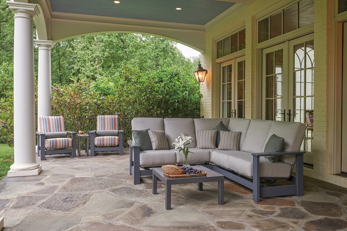 LEEWARD MGP CLUB SEATING (SECTIONAL SHOWN)