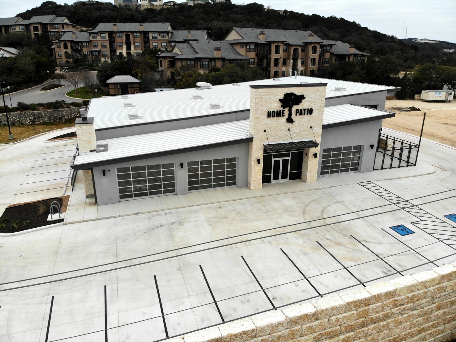 home&patio_storefront_i10.jpg