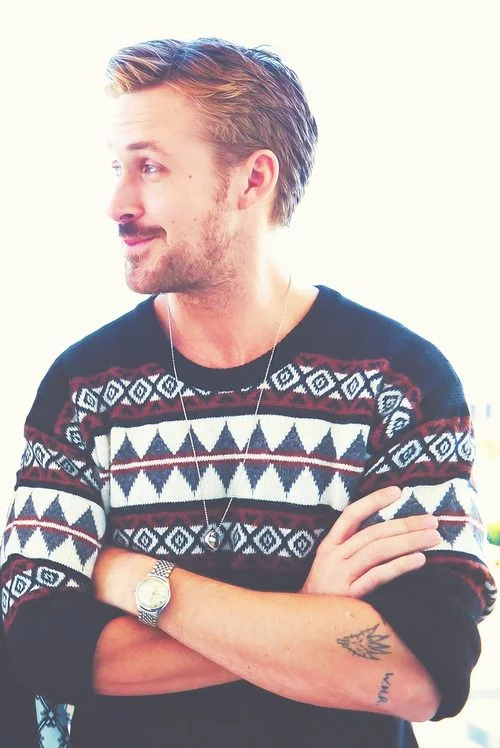 Kein ugly sweater kann Ryan Gosling entstellen