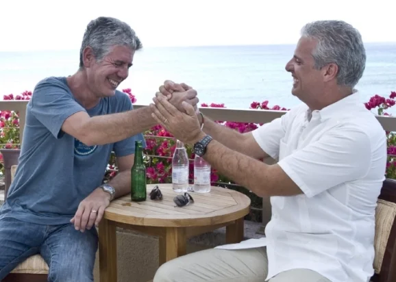 Süß, die beiden: Anthony Bourdain und Eric Ripert, ganz ohne Futterneid