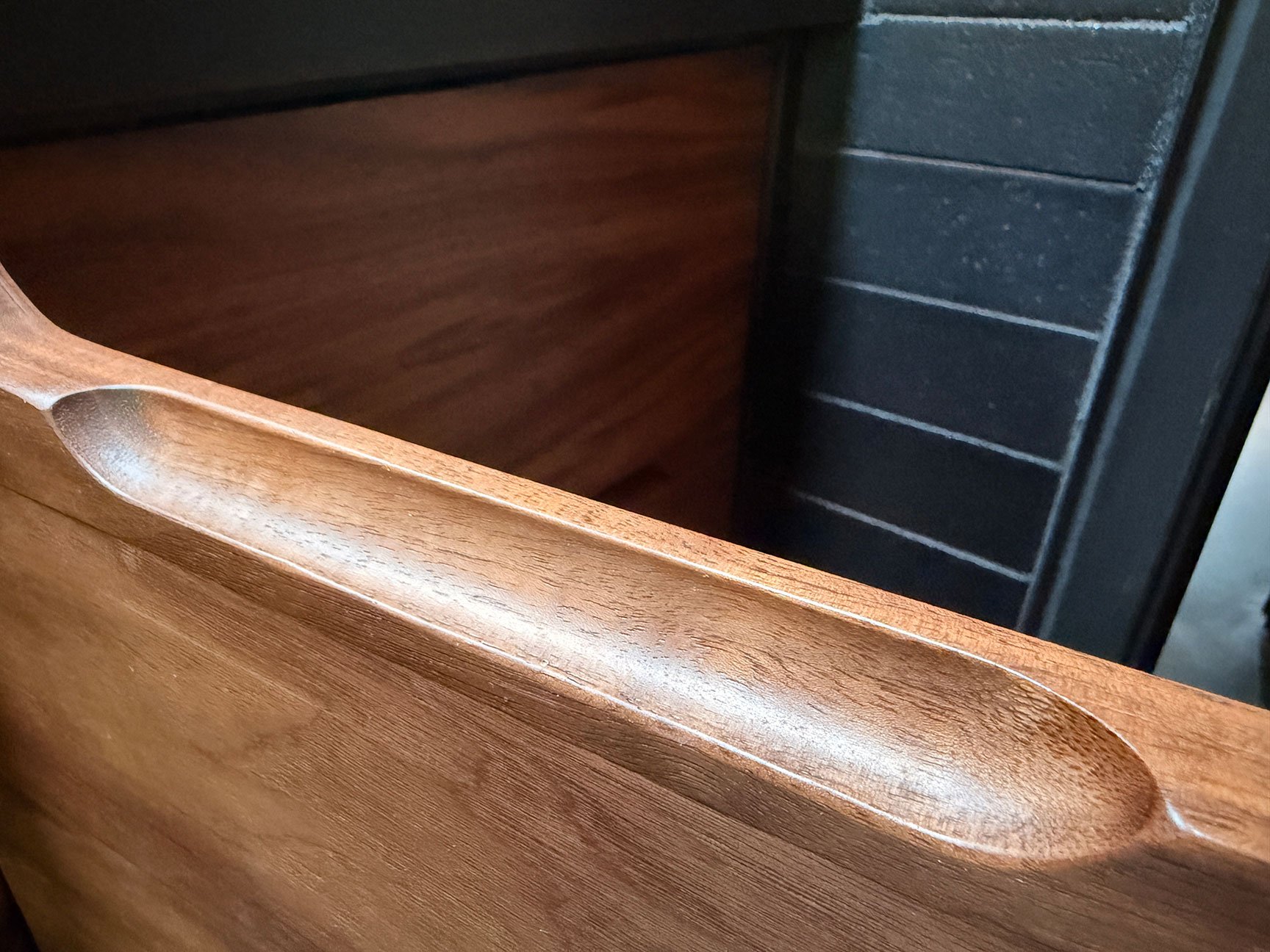 MCM_VanityFingerPullDetail.jpg