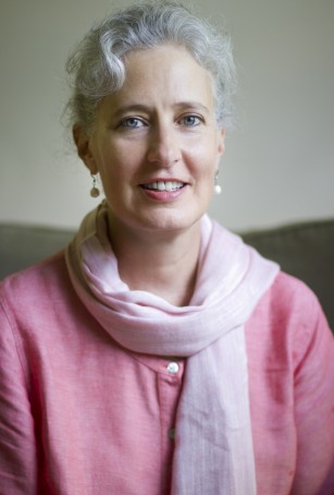 elinor aishah holland - profile pic.jpg