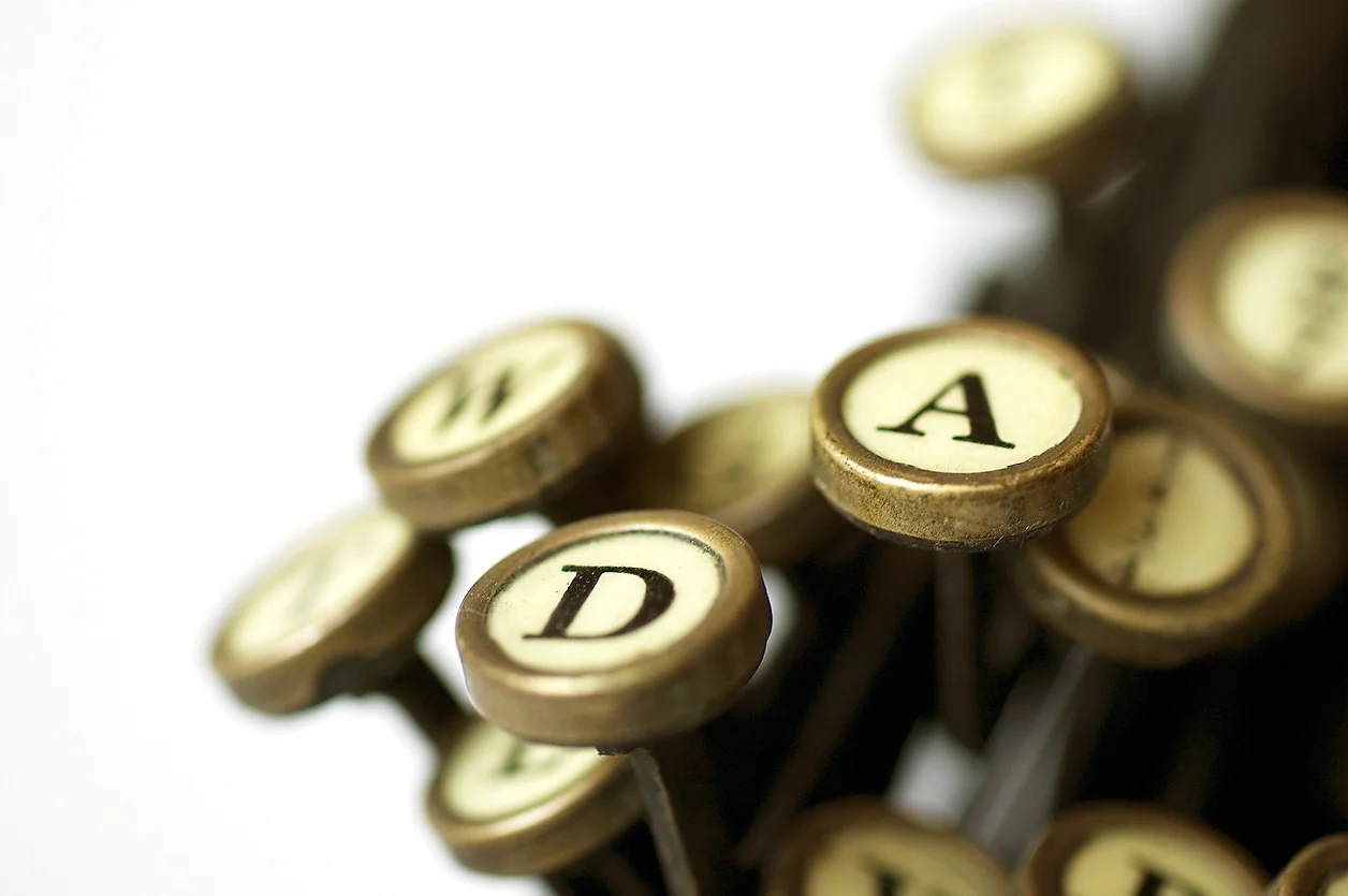 old-typewriter-keys-Adj.jpg