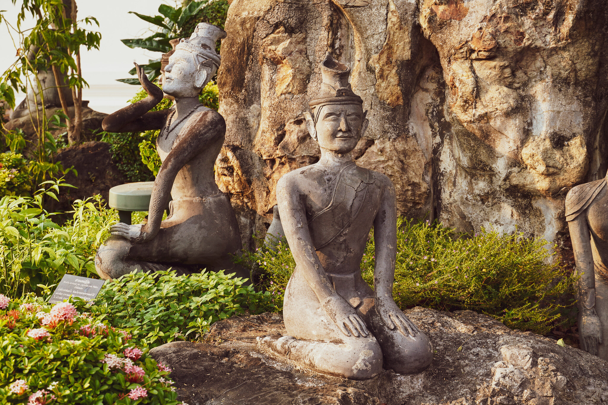 Statues at Wat Pho