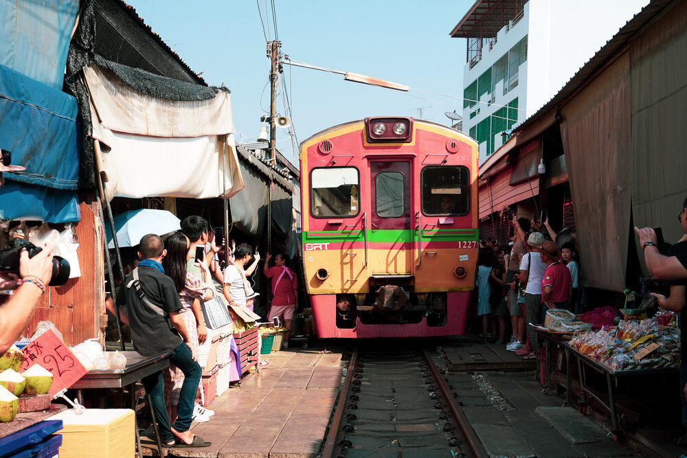 Meaklong Railway Market