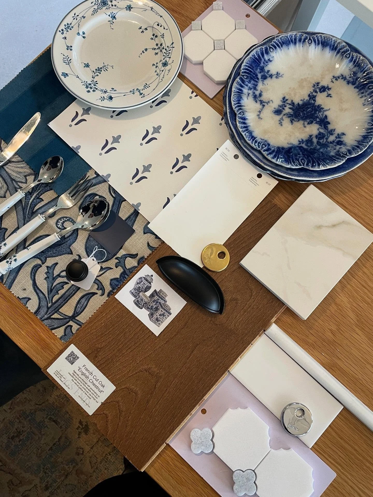 This one is currently under construction. Cabinetry is happening, countertop template tomorrow.
&zwnj;
Can&rsquo;t wait to show you this sweet lake front cottage/home.
&zwnj;
I&rsquo;m obsessed.
&hellip;..
&zwnj;
Design: @neilsondesignstudio