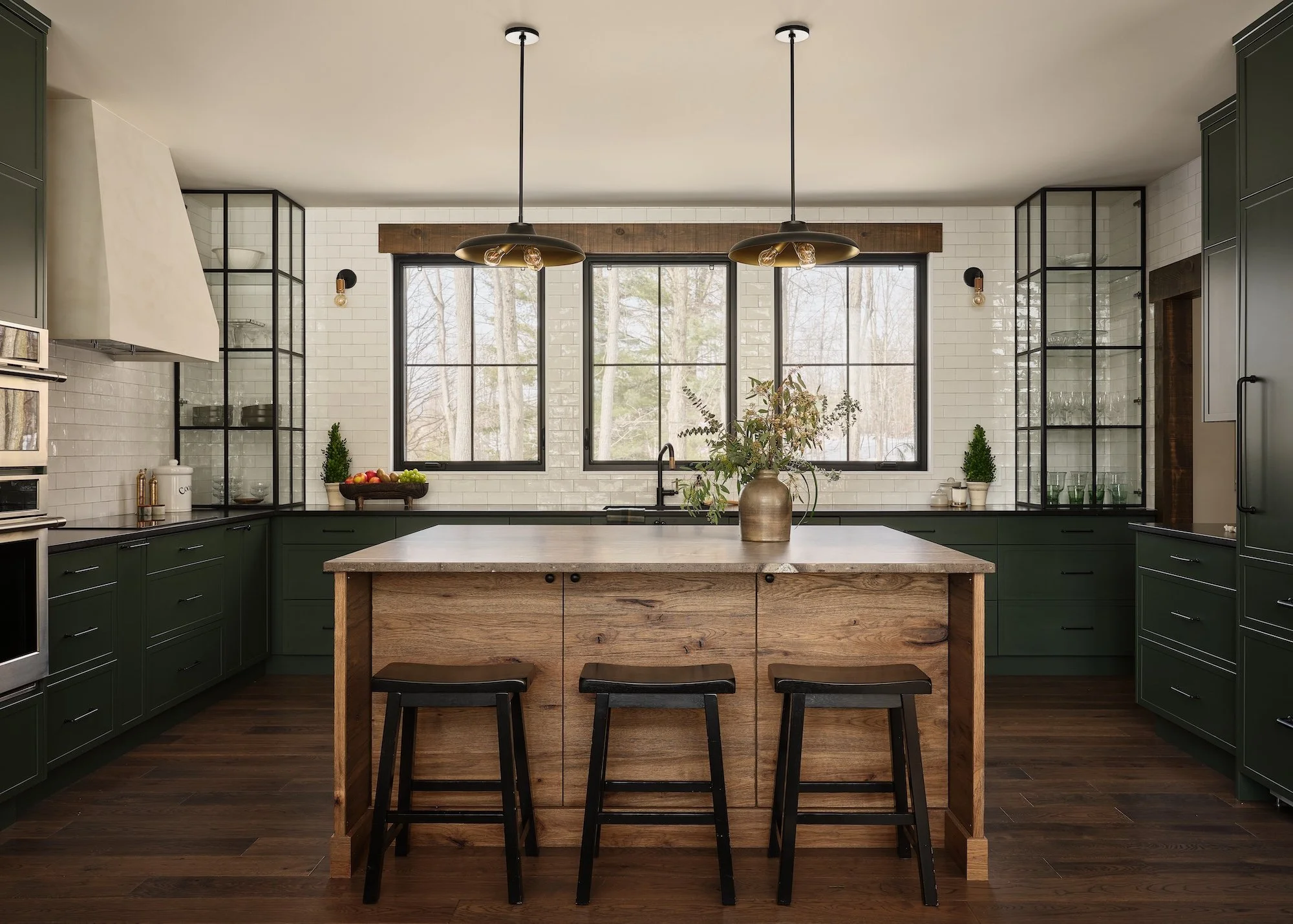 ForestLakeHouse-Kitchen.jpg