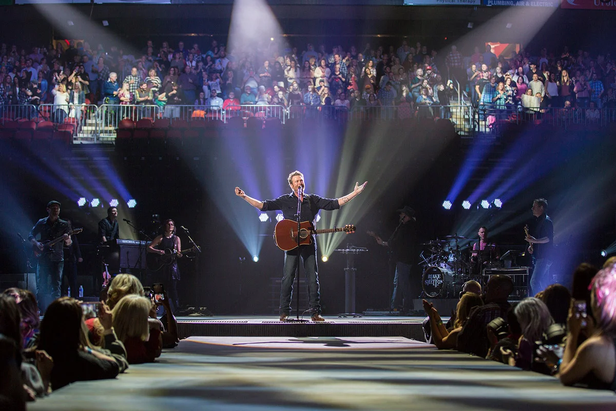 Book Blake Shelton.jpg