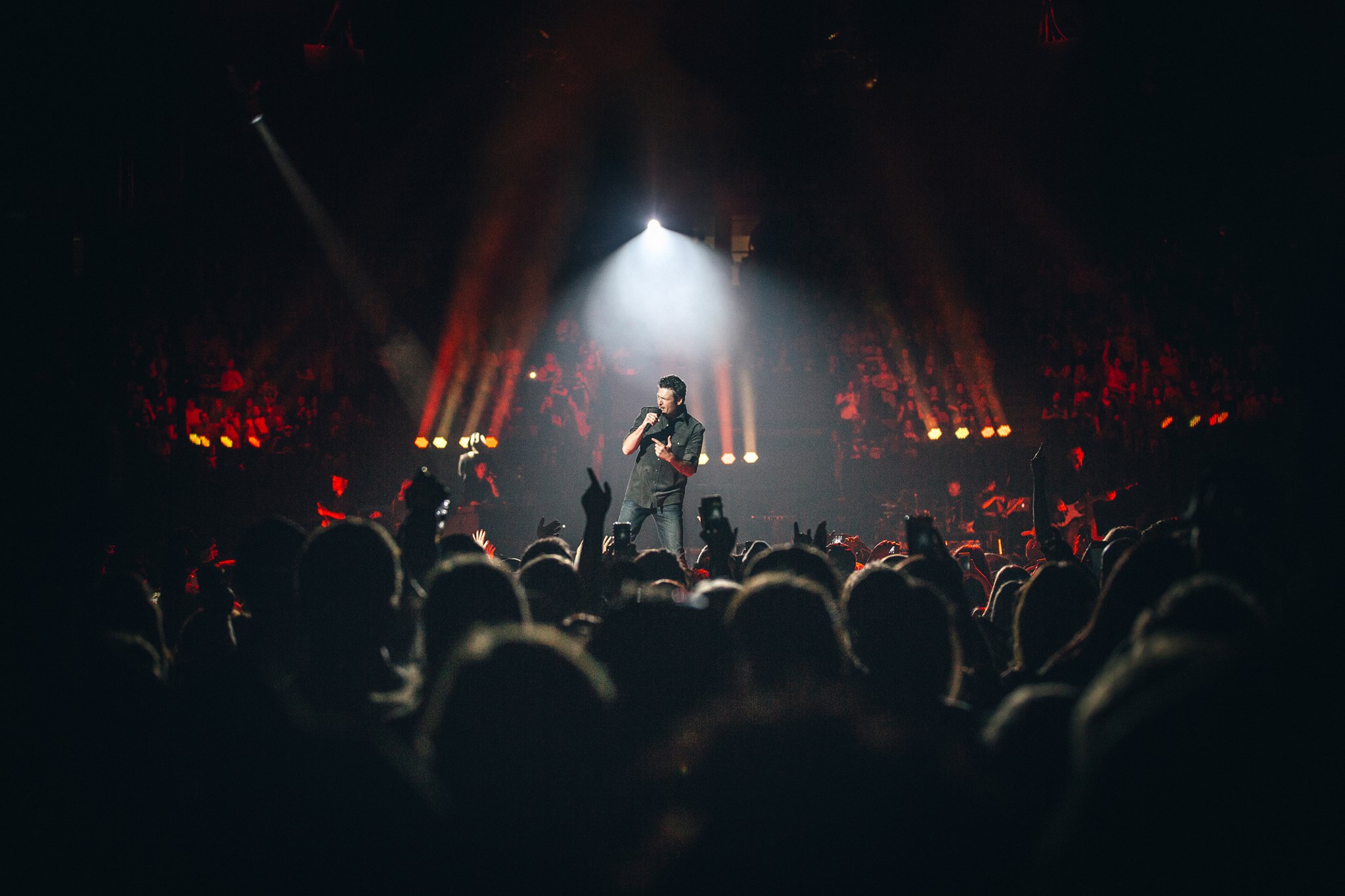 Hire Blake Shelton for live performances, corporate or private party