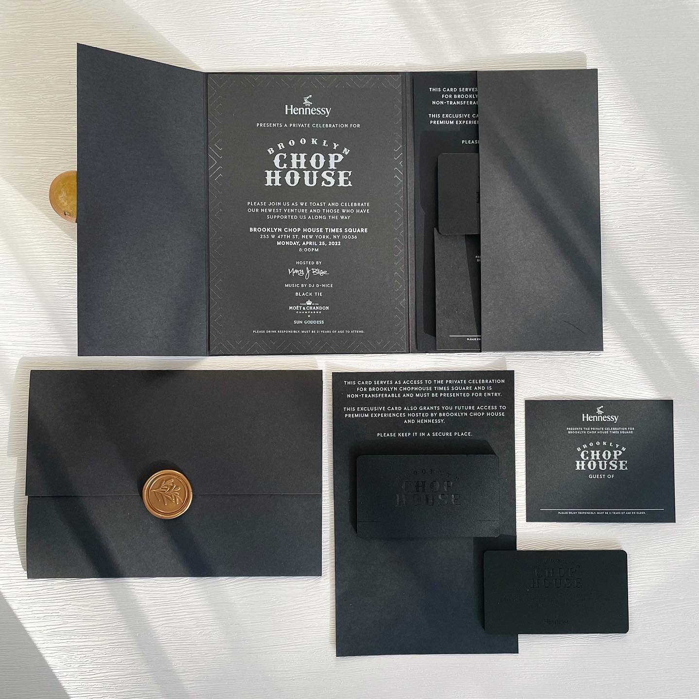 Zoom in for the details of this invitation suite that I designed and produced last year.
&bull;
#eventbranding #invitationsuite #custominvitation #hennesy #brooklynchophouse #brooklynchophousetimessquare #sungoddesswines #maryjblige #acrylicinvitatio