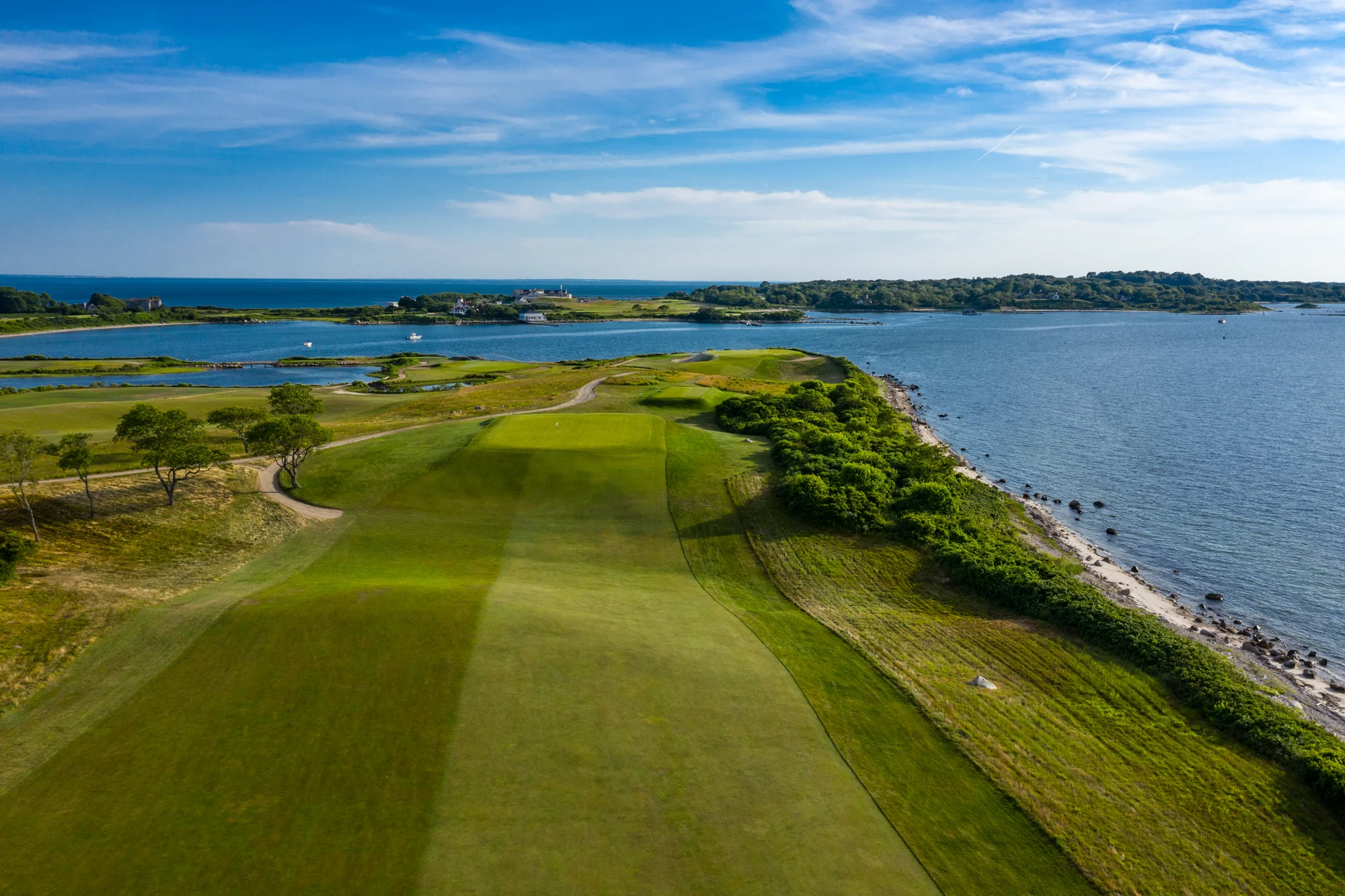 #10, the “Knoll”a very difficult par 4 @ Fishers Island Club.