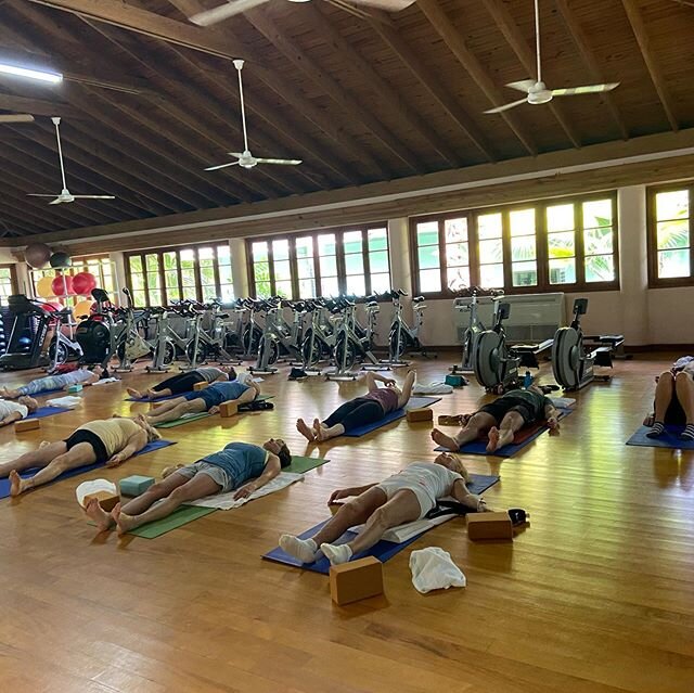 What a wonderful fitness facility at @couplesresorts #couplessweptaway. I&rsquo;m having so much fun bringing @darlingyoga to the tropics. #onelove #spreadthelove 
#Yoga ✔️
#nutritionclass👏🏼
#Westindies 👍
#Deliciousfood 👩🏽&zwj;🌾
#Moreyoga 🧘🏾&