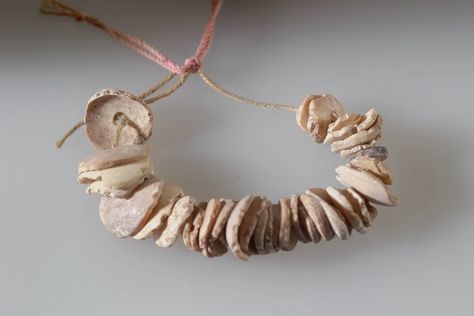 Native American jewelry Zuni Indian Jovanna Poblana shell necklace with  pendant — Find Zuni fetishes, Inuit carvings, Native American jewelry