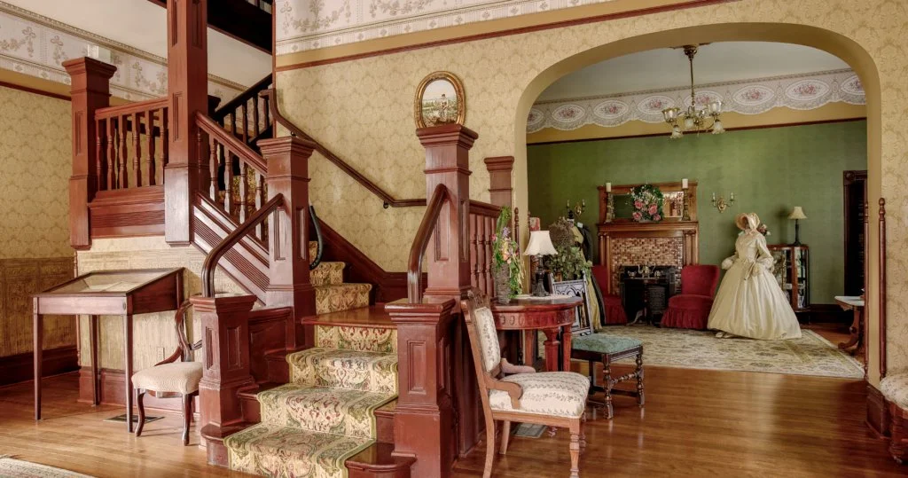 CRF-HouseTour-Staircase-1024x539-1.jpg