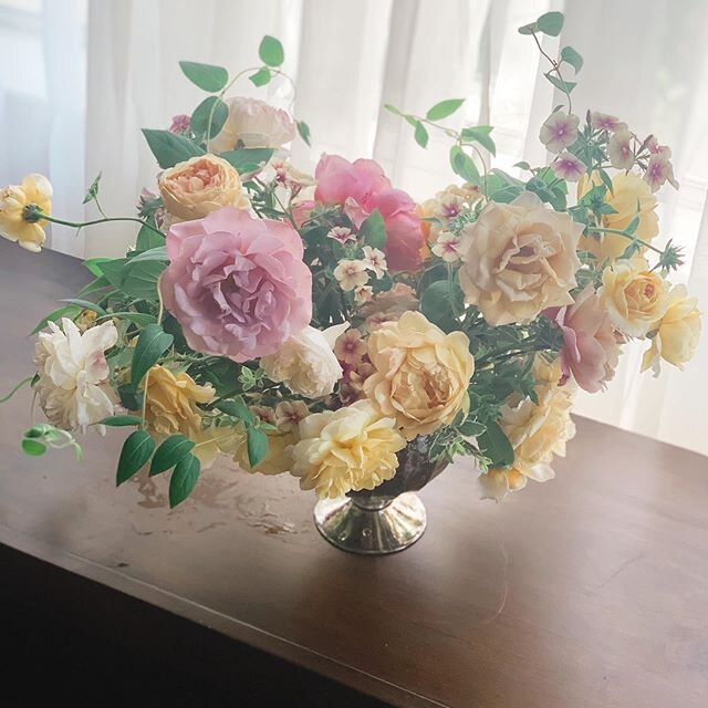 Congratulations to @jennyq_23 for winning this beautiful centerpiece. We have 1 more centerpiece to RAFFLE &mdash;100% of proceeds raised is going to be used for vases for more giveaways.

TO ENTER:
1. Recipient must pick up flowers in San Leandro.
2