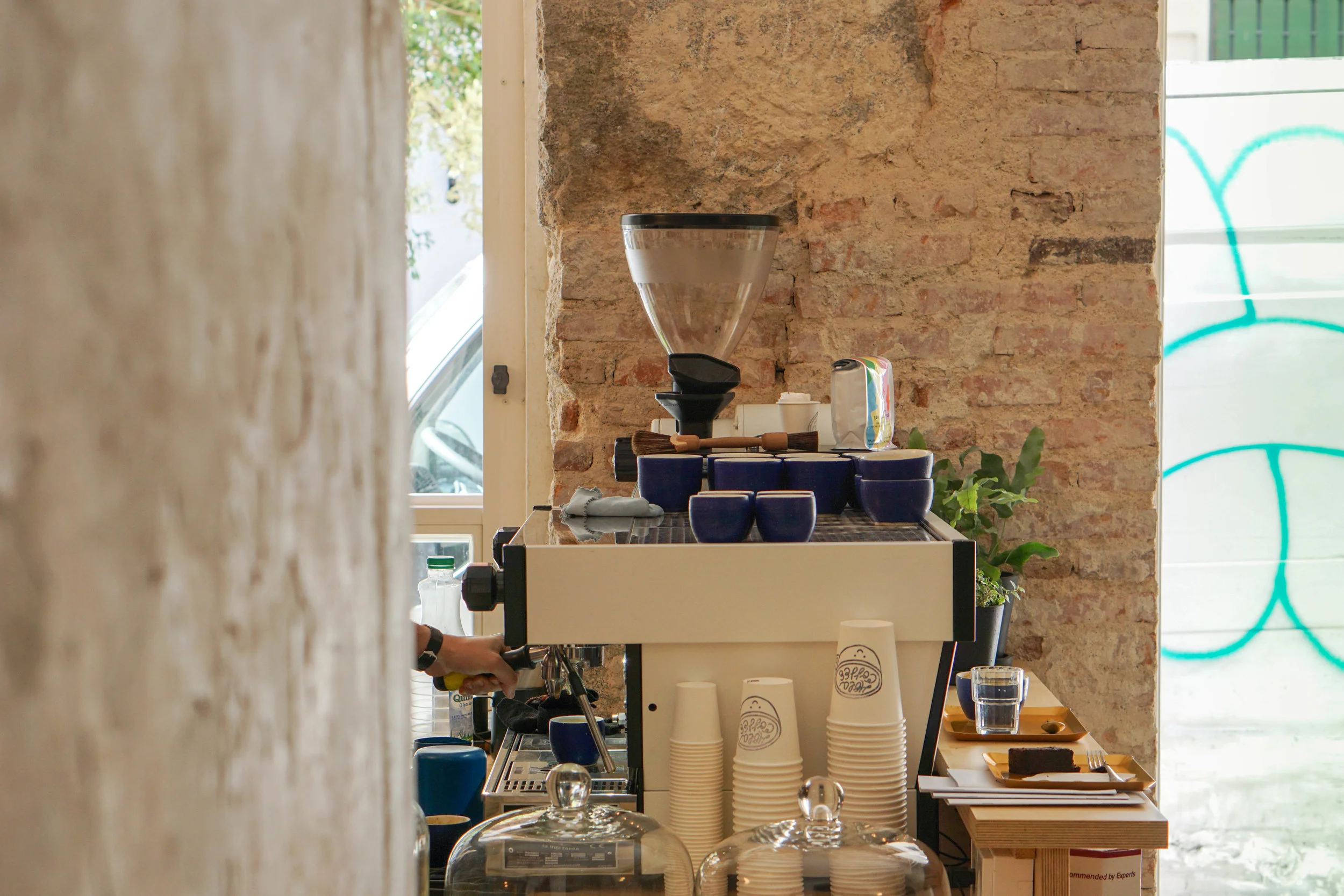 Image of Hola Coffee in Madrid.