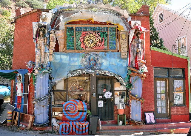 hippie house.jpg