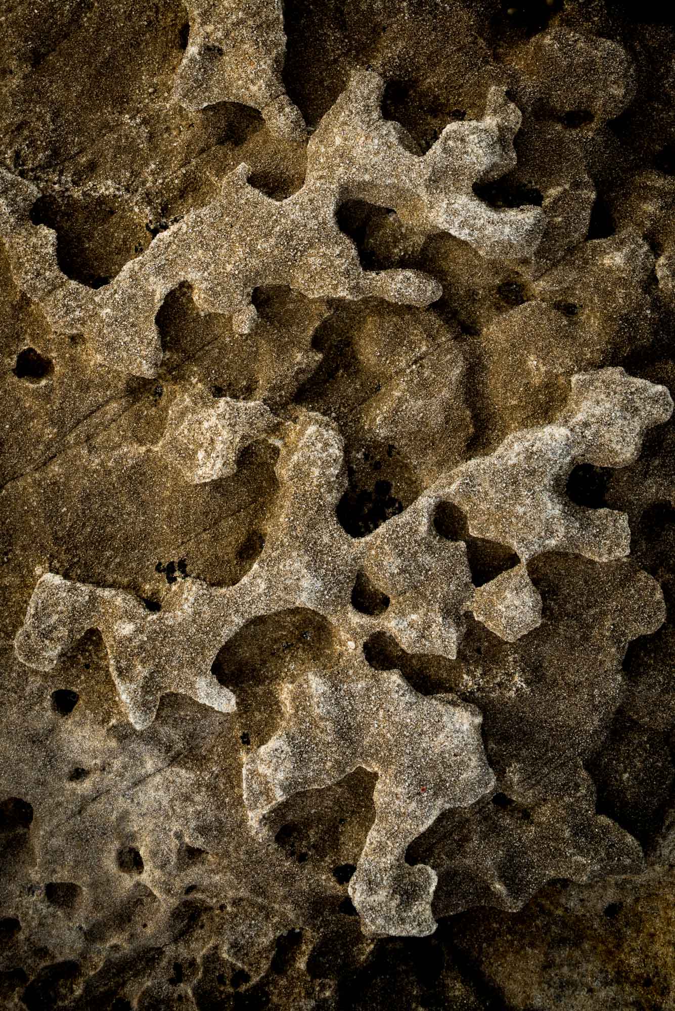 Wriggly sandstone rock texture