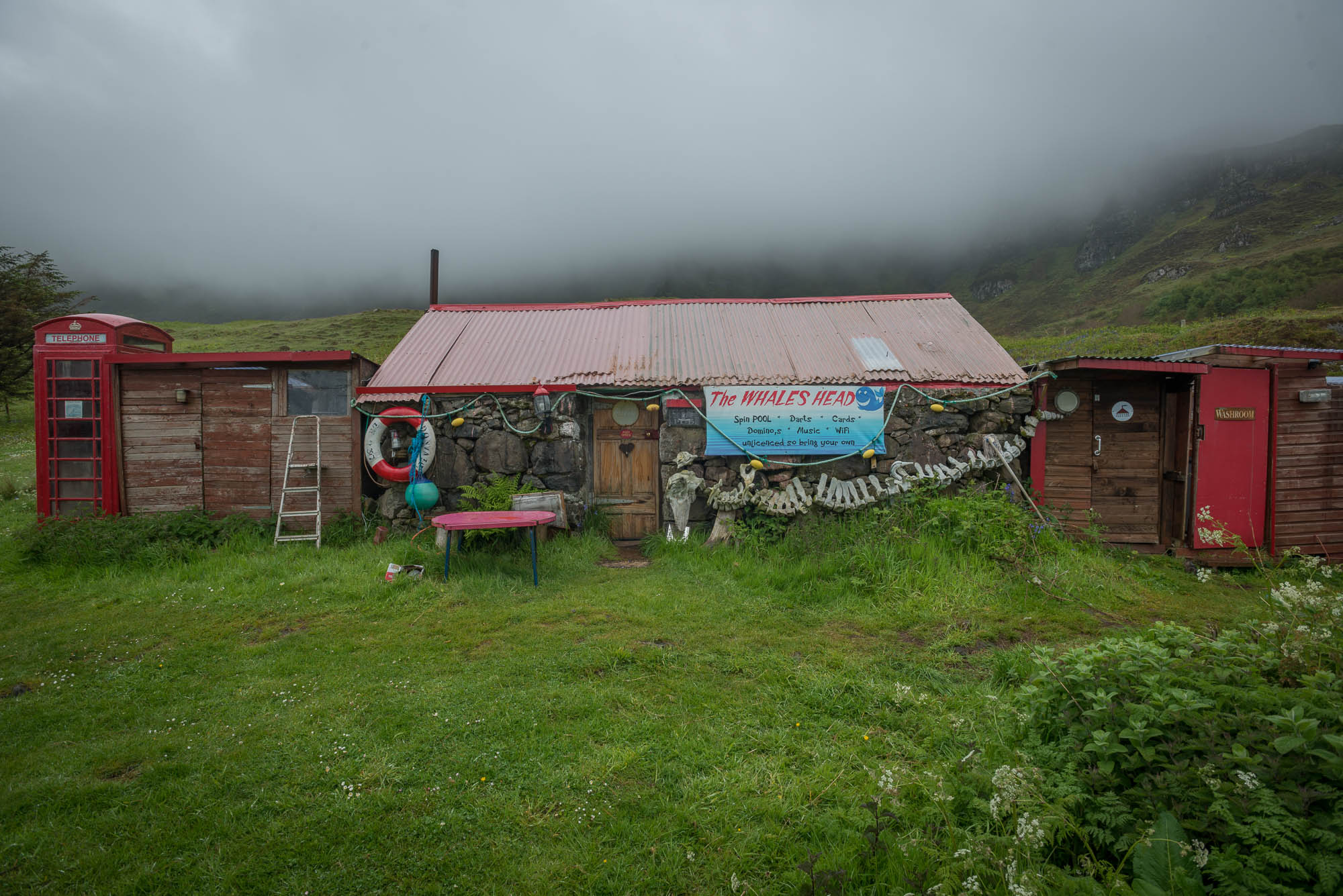 eigg pub.jpg