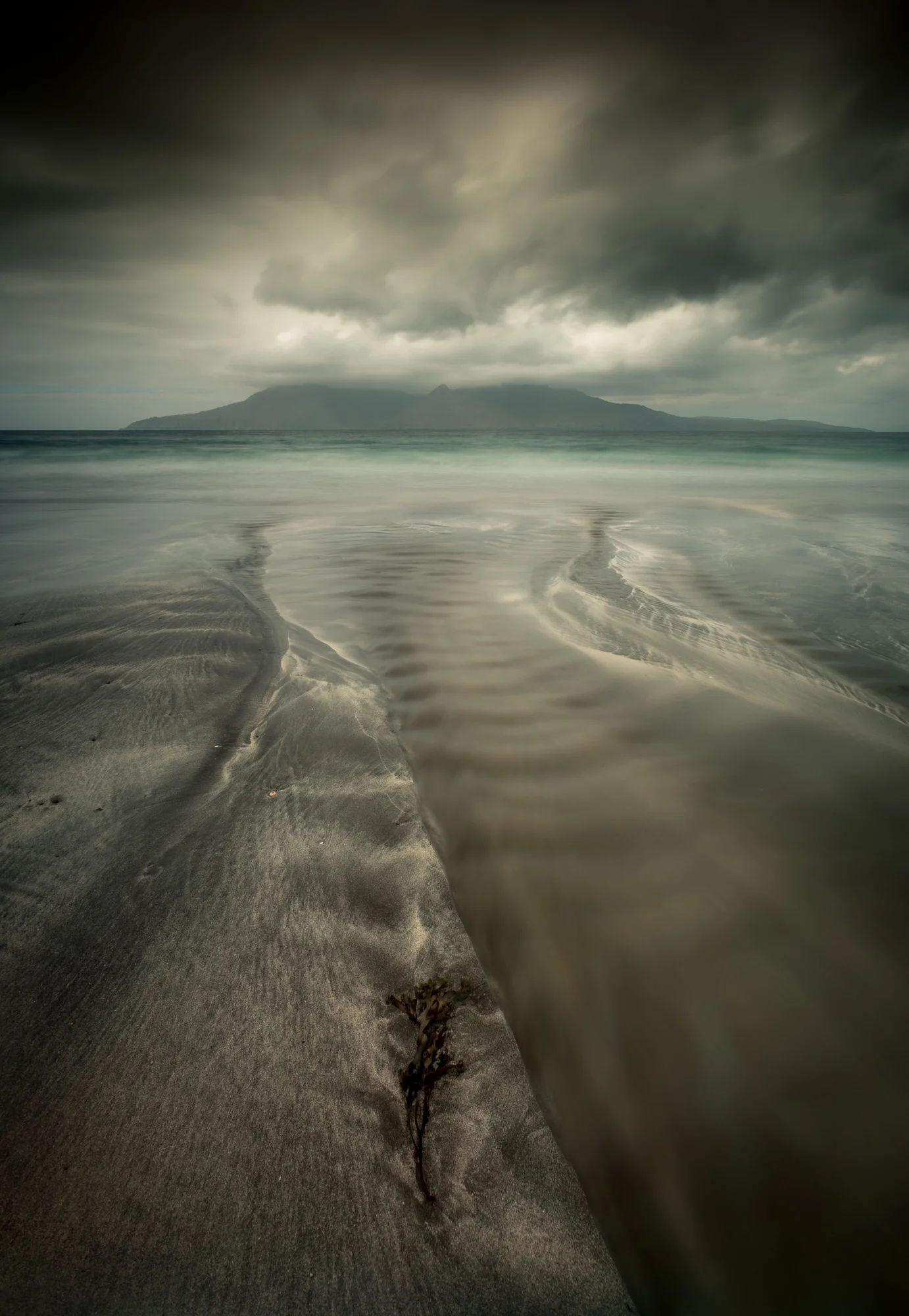 Outflow with seaweed and Rum.jpg