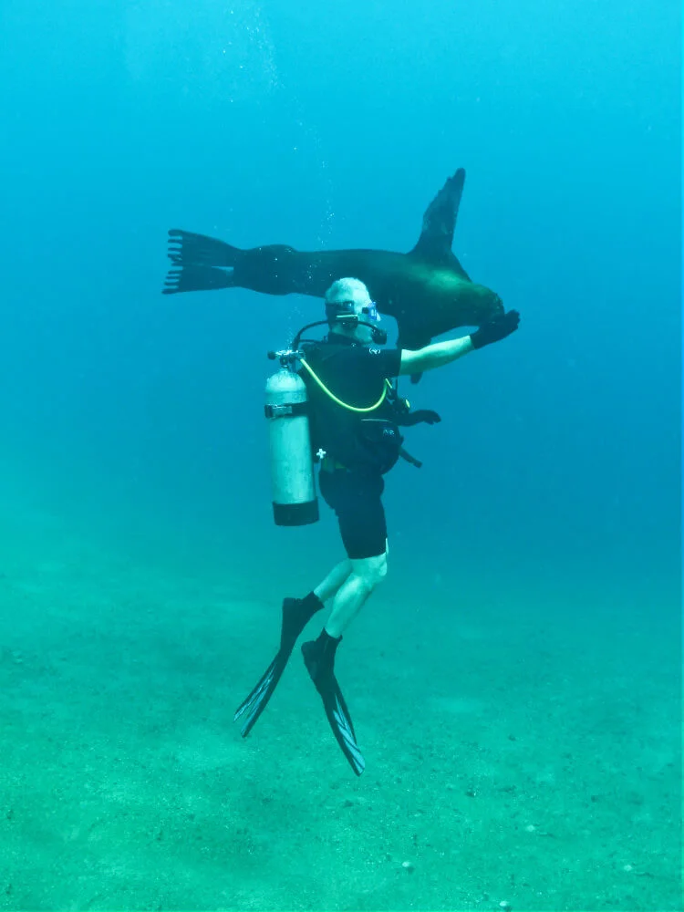 Las Caletas - scuba.jpg
