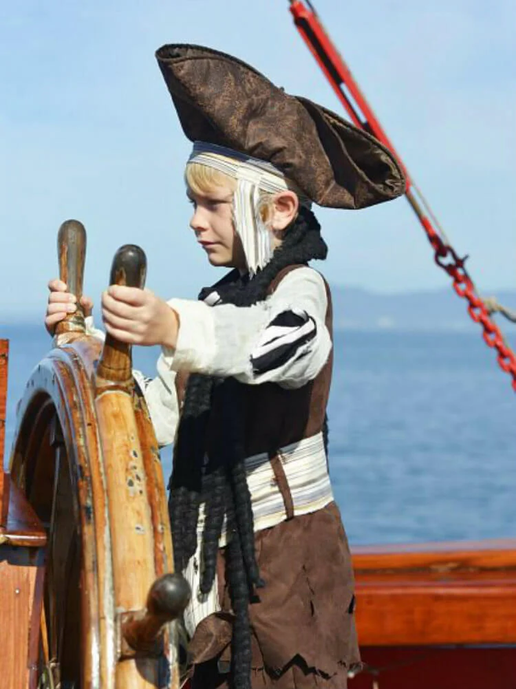 Pirate Ship Day - helm.jpg