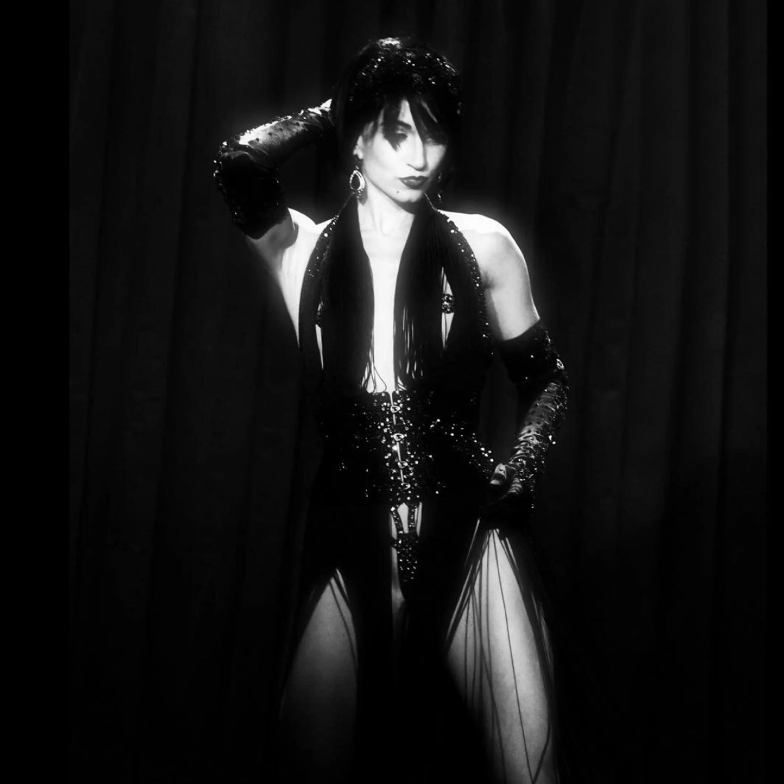 IMG_0548 10x10 Burlesque copy.jpg