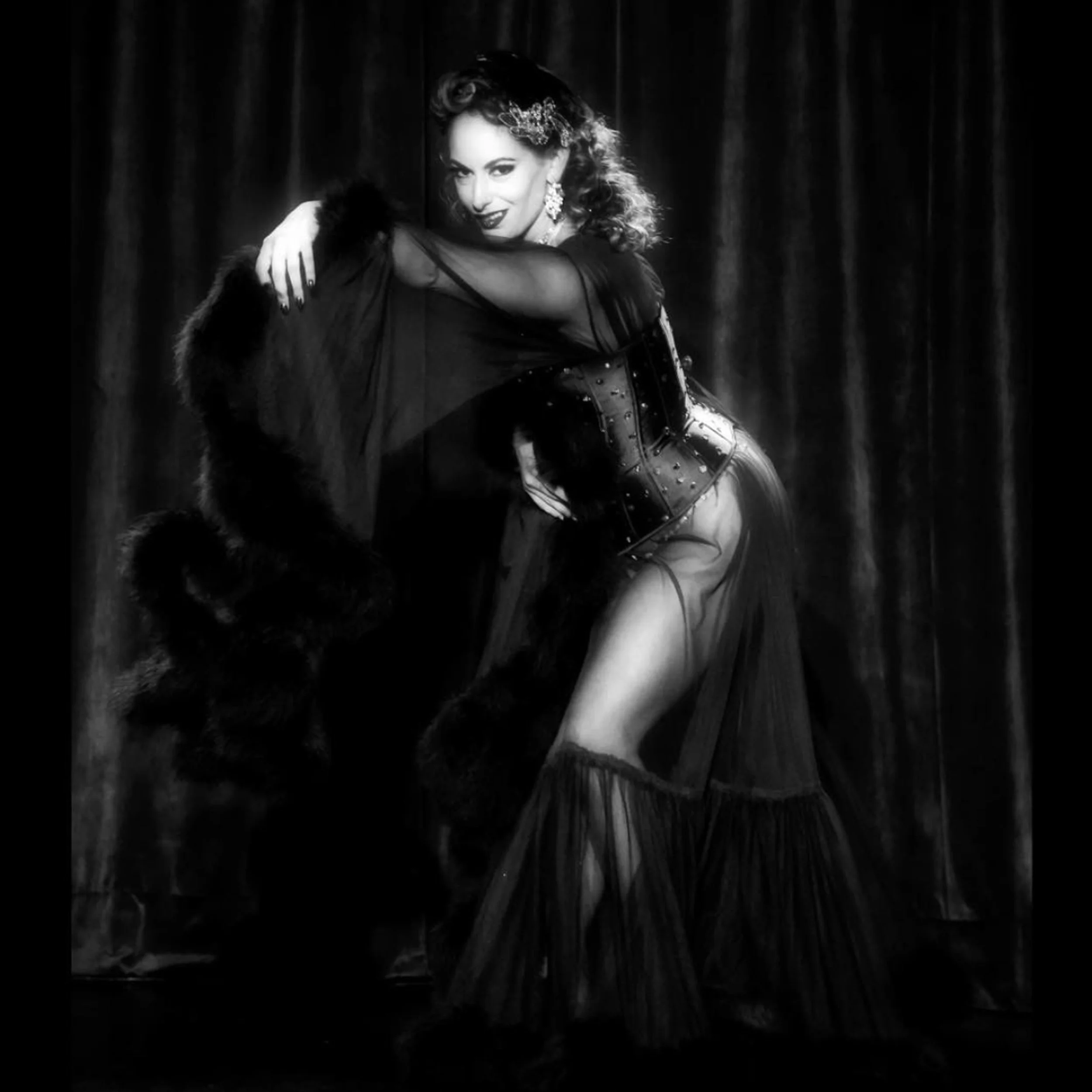 IMG_1046 10x10 Burlesque copy.jpg