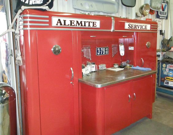 Alemite_Red_Clean_Service.jpg