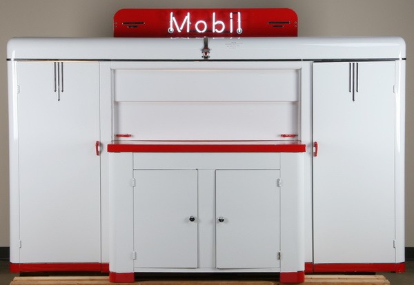 Lincoln_Mobil_clean_closed.jpg