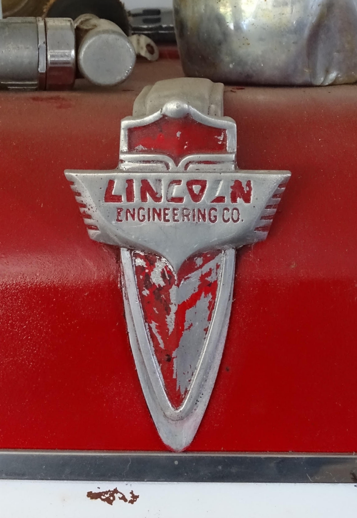 Lincoln_1945_Emblem_Landis.jpg