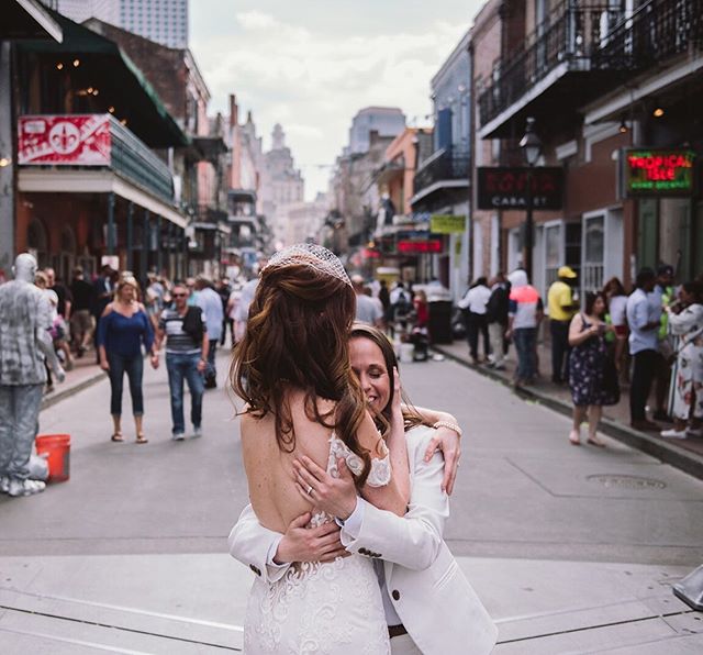 Just putting it out there in the universe that I would *love* a pride wedding next year. 🌈✨🌈
.
.
.
📸 @bridges.to.bayou .
.
.
#twobridesarebetterthanone #handhweddings #wednola #weddingpioneer #bourbonstreetbride #showmeyournola #followyournola #fr