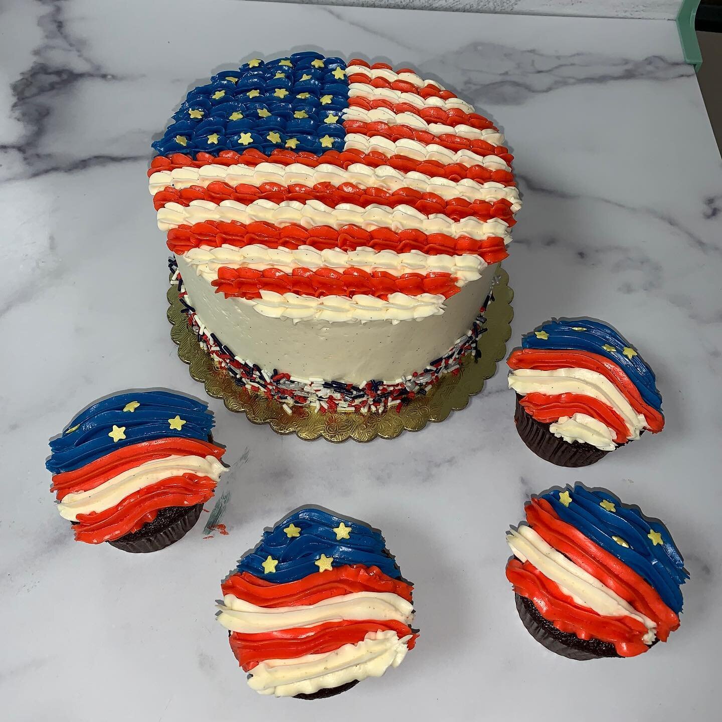 Happy 4th everyone! Treat yourself to breakfast and grab some goodies for your holiday celebration today! We are open 7-1! Starting tomorrow we are open on Mondays through Labor Day.  #cake #holiday #dessert #sweets #ostervillevillage #capecod