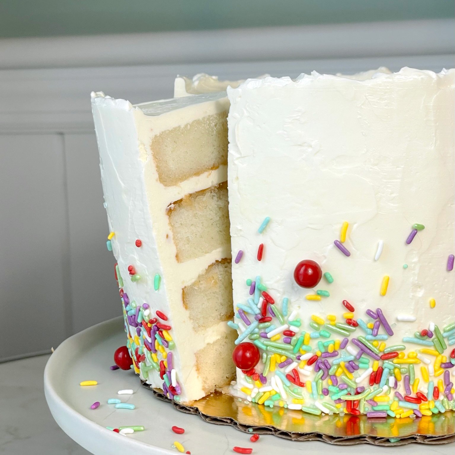 amie-bakery-cakes-traditional-sliced.jpg