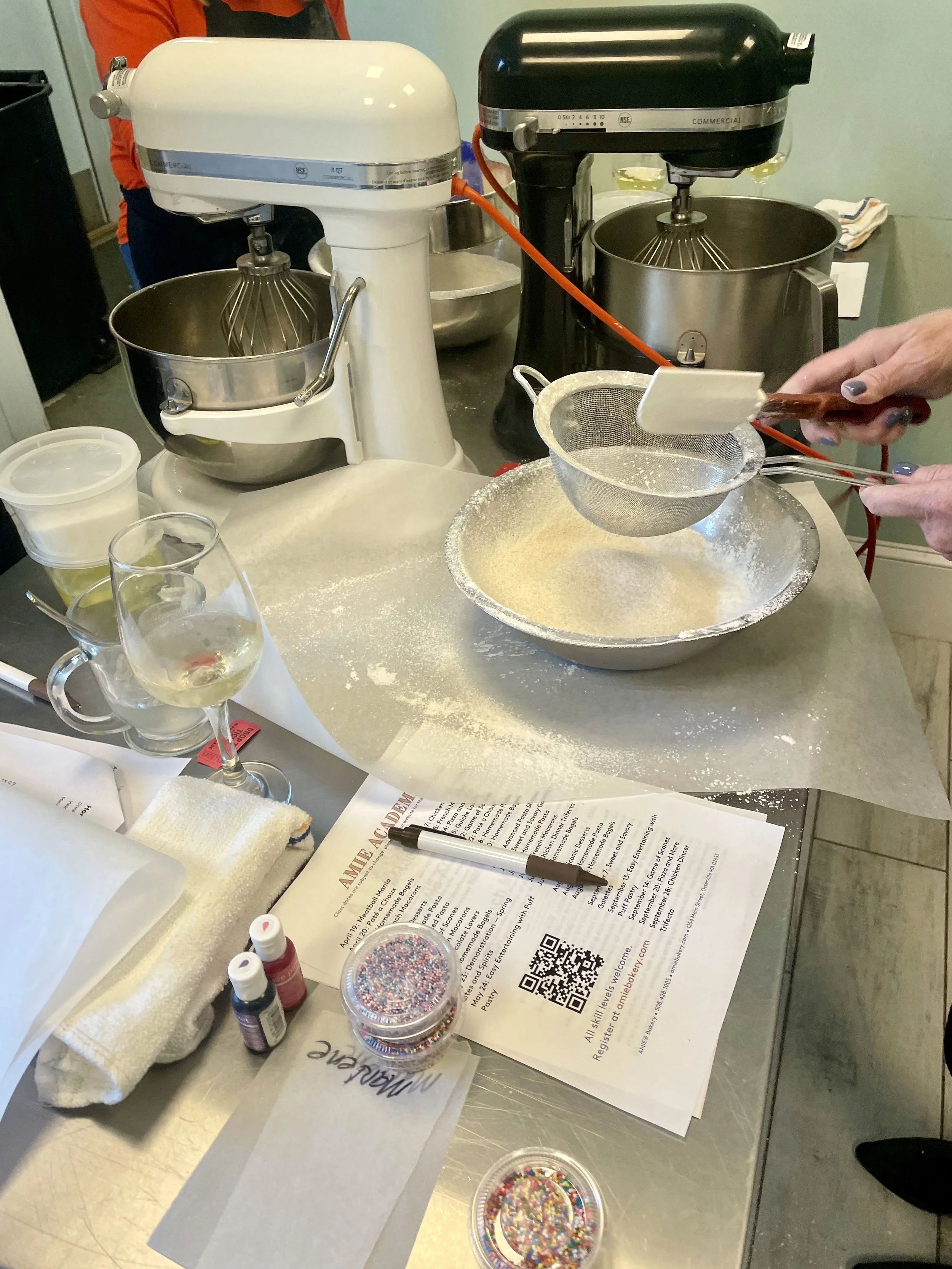 AMIE-Academie-French-Macarons-Class3.JPEG