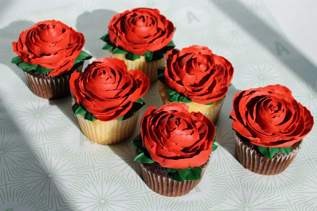 AMIE-Bakery-Flower-Cupcakes-Roses.jpg