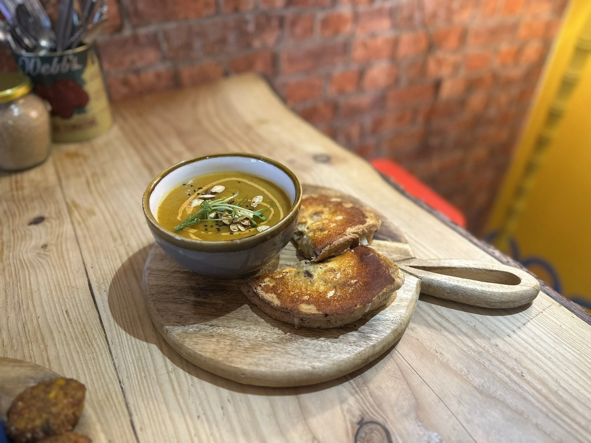 Review: Charlie Fridays, Lynton