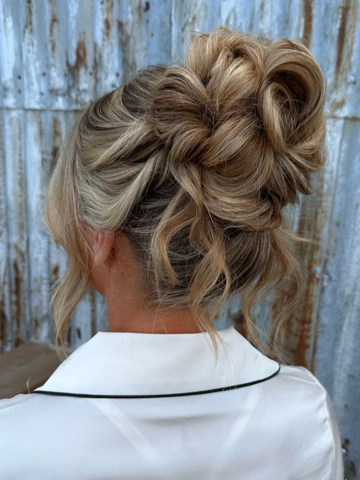 THIS is what I&rsquo;m all about! 🌙 ✨ 

@lexydorosh had the most perfect hair for this style! She was an absolute dreammmmmm! Styles with detail and movement (yet structured and secure) are what makes me tick. 

@keunehaircosmetics spray wax and @de