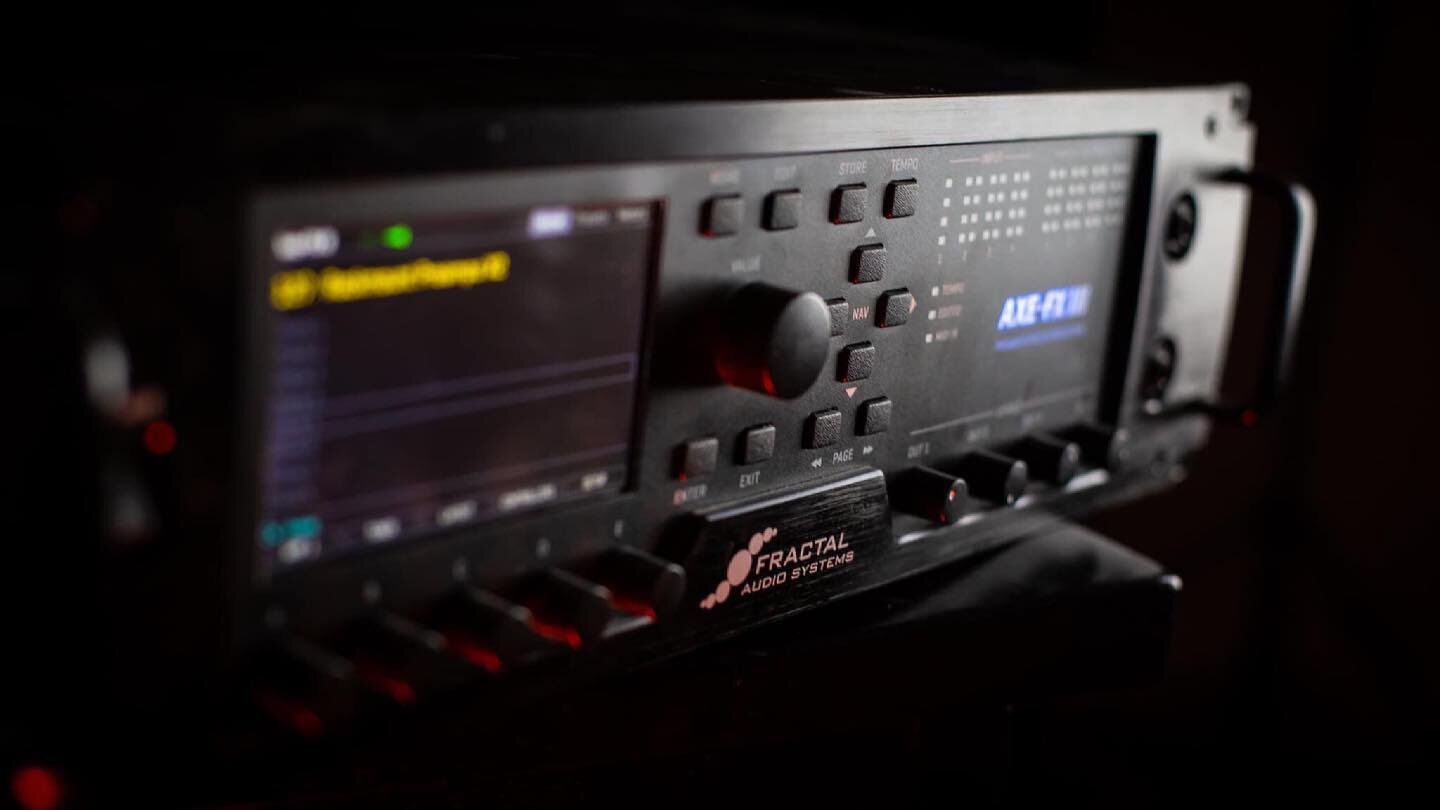 We&rsquo;re reassembling our live rack this week, and took a moment to appreciate the sleekness of the @fractalaudiosystems Axe-FX 3 🤘

#guitarist #guitargear #fractalaudio #axefx #modernguitarist #progmetal #prog #livesound #deathmetal #technicalde