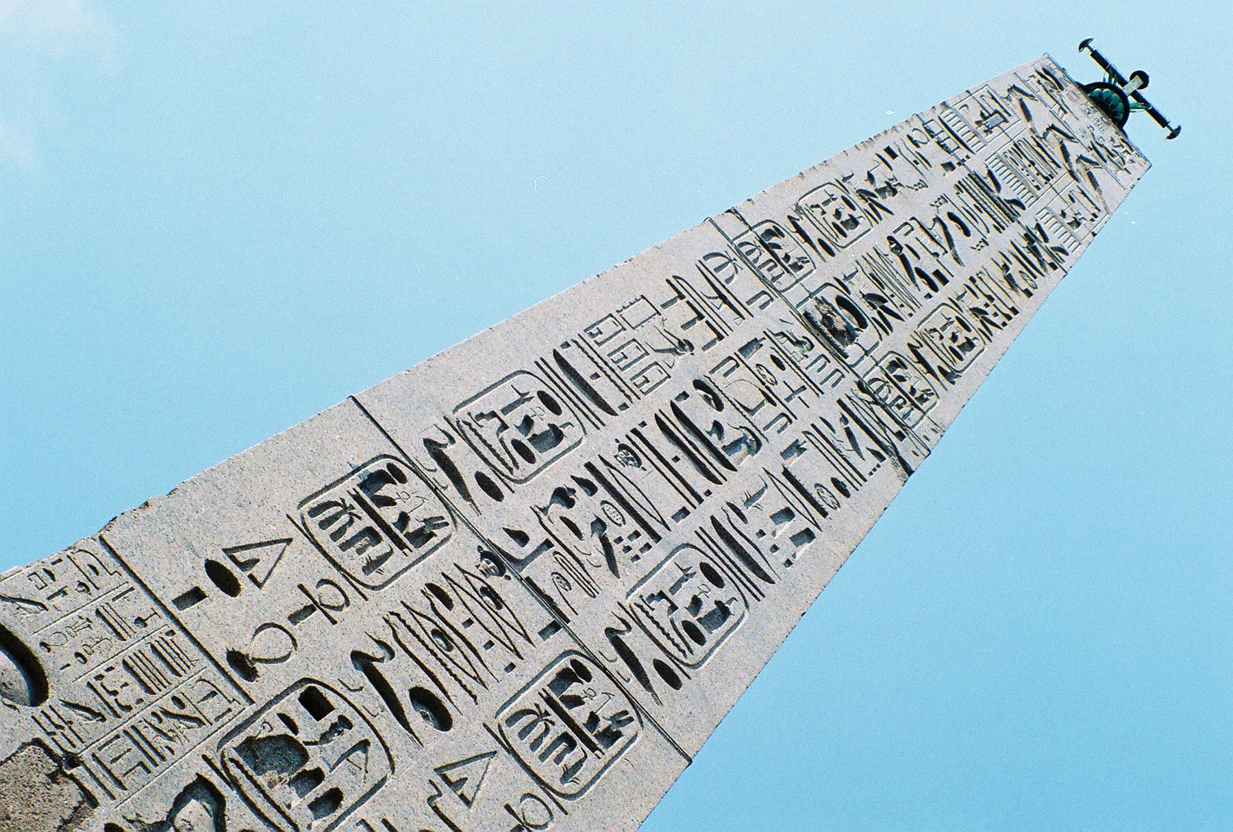 555910-R1-011-4_004.jpg