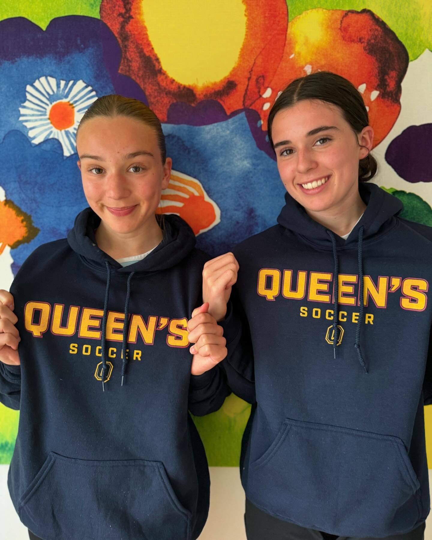 We are thrilled the girls verbally committed to Queen&rsquo;s University for 2025 to play soccer. New exciting chapter for all of us! #LPEWillow&amp;Echo #lapetiteecoleyvr