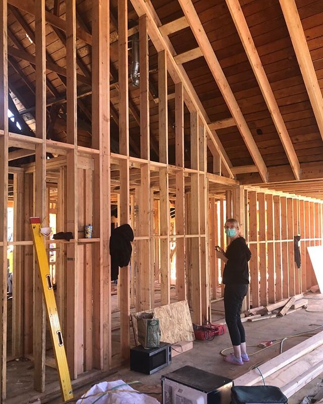 Framing is such an exciting project milestone where you really start to feel the space! Great progress and a productive, masked, socially distanced site meeting. #nwankpadesign #residentialdesign