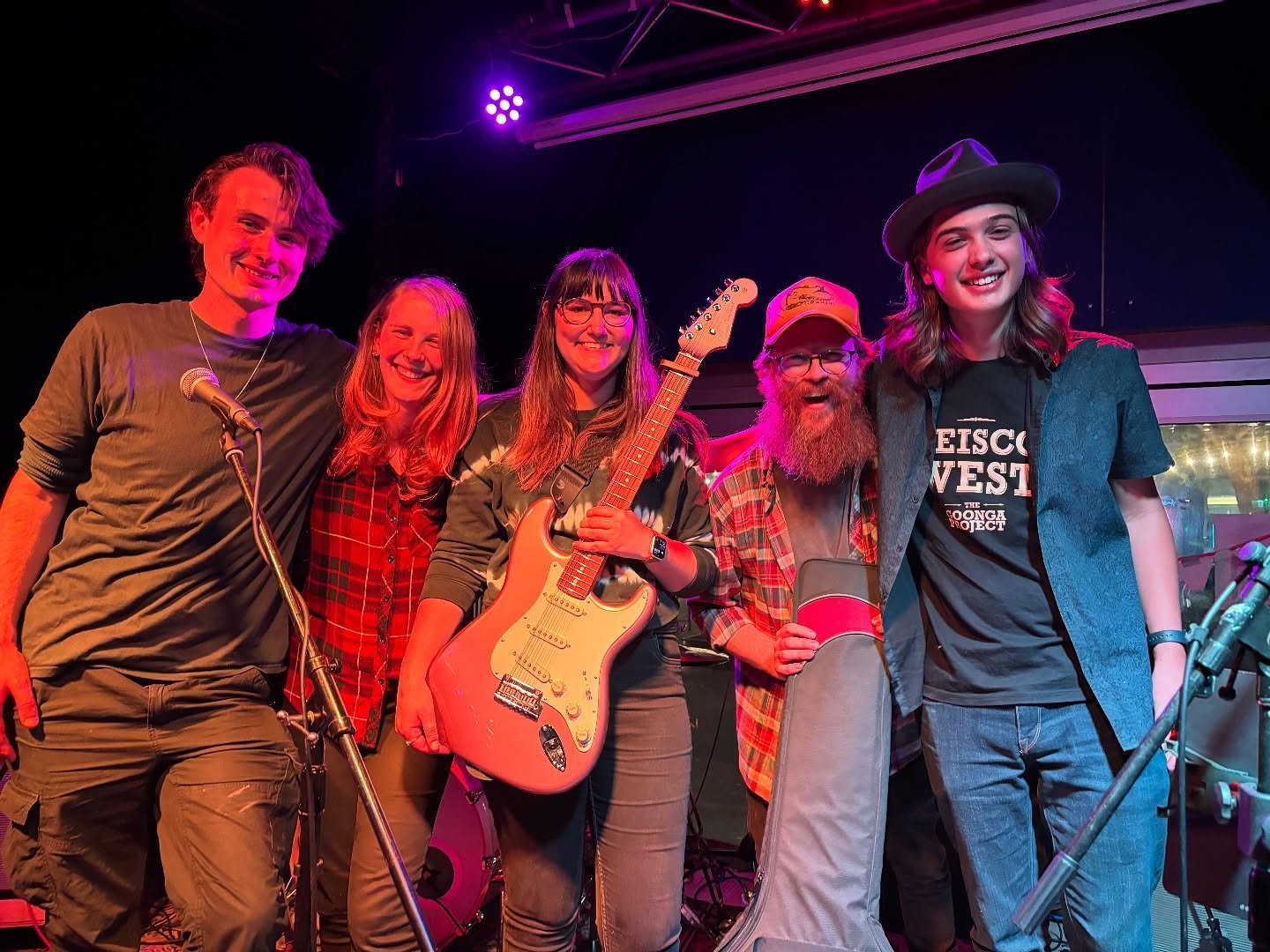Moved to Wollongong. May or may not have just joined a Canberra band. Makes sense 😆

Thanks to my awesome pal @danahassall for inviting me to join her on lead guitar, rounding out her already lovely band of @ginganinja13_au @haydawgy and @namothelam