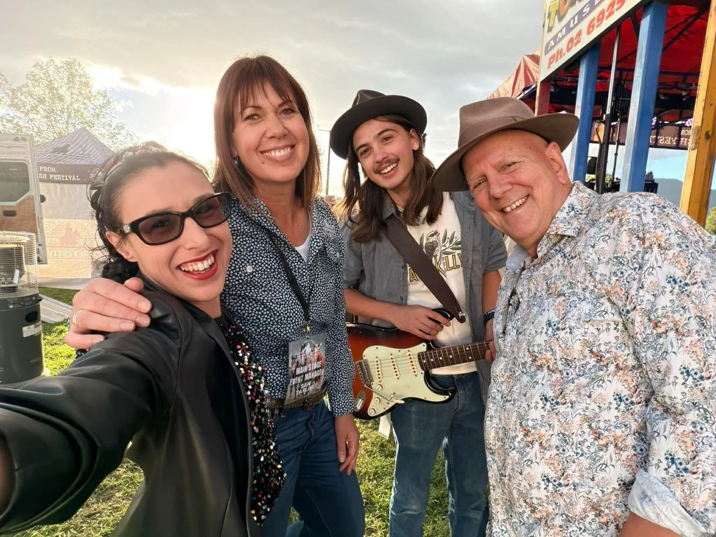 Another @mfsr_bushfestival done and dusted and what a time! I got to play with @thebushwackersofficial through all 4 seasons in one set ☀️🌈⛈️❄️ (thanks to the audience who stuck it out) as well as a couple of solo spots. Loved catching the rest of t