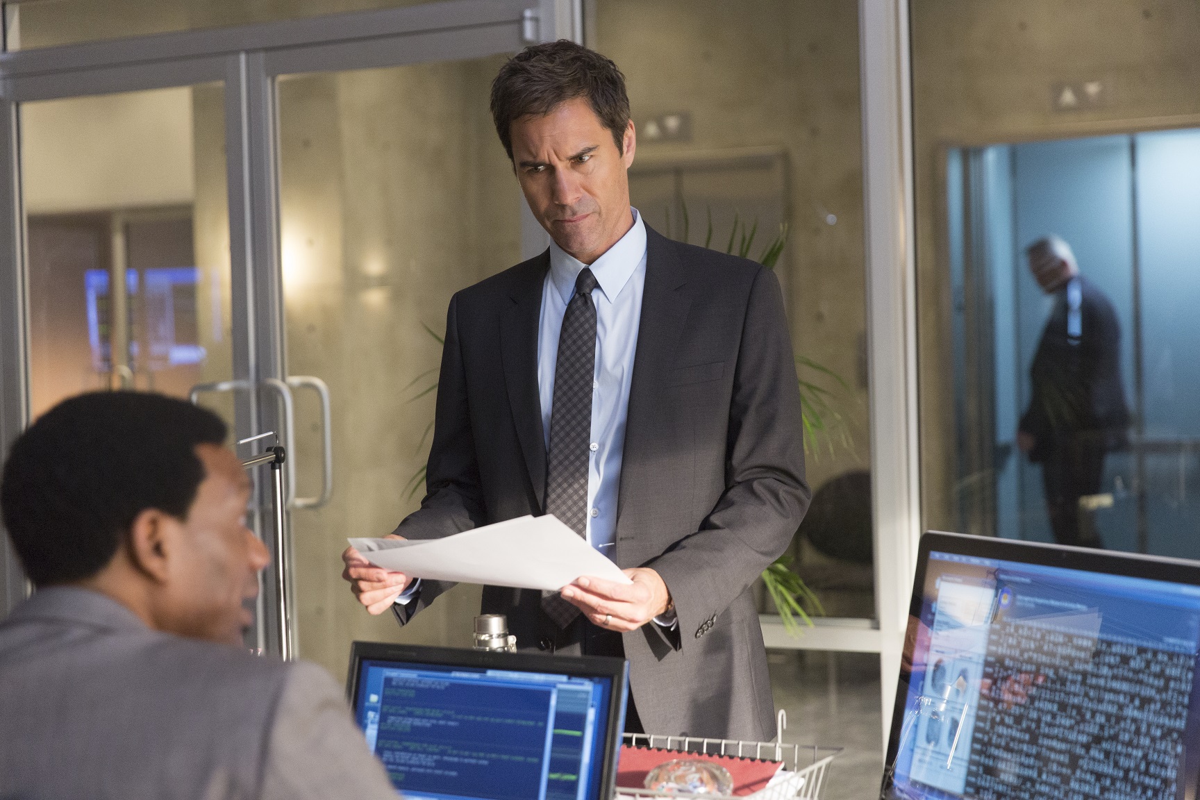 Body Snatcher: Eric McCormack (Grant MacLaren) in Netflix’s Travelers