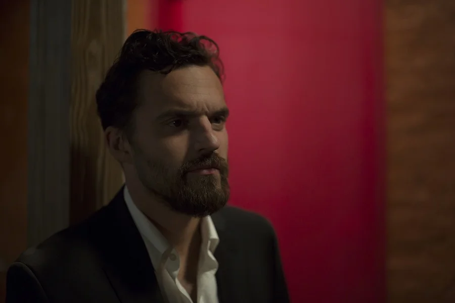Know When to Fold ‘Em: Jake Johnson (Eddie) in Netflix’s Win it All