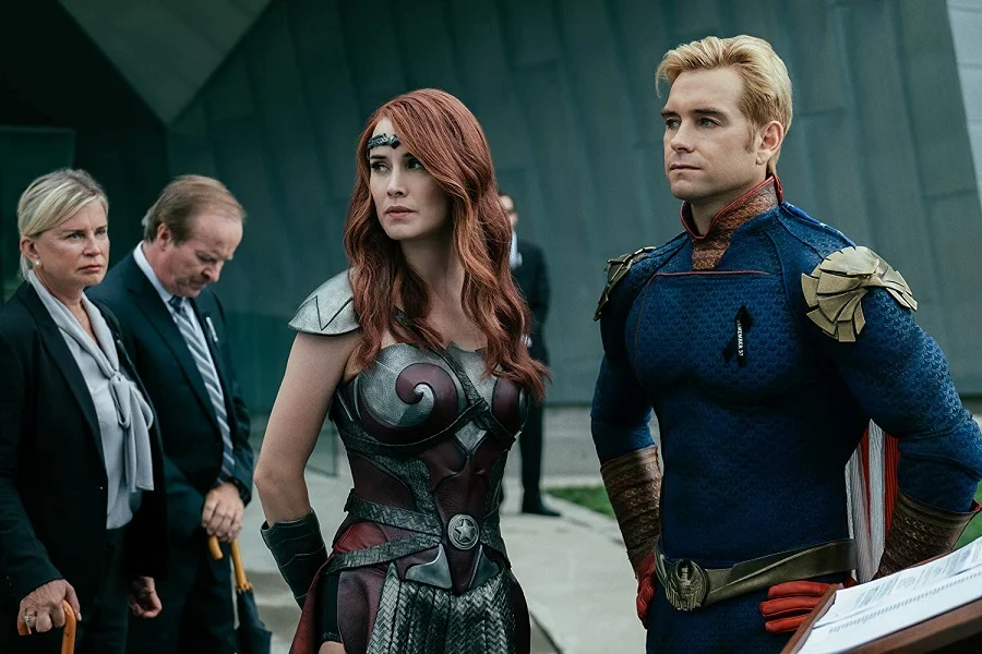 Cape Fear: Dominique McElligott (Queen Maeve) and Antony Starr (Homelander) in The Boys
