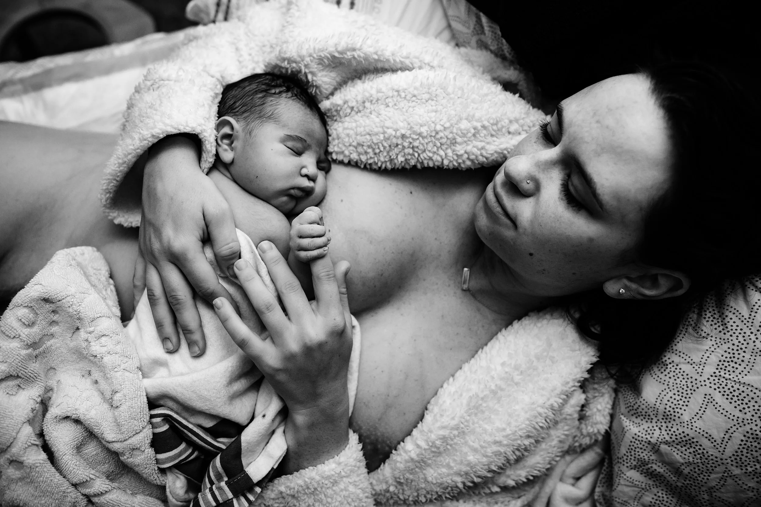 postpartum birth photography austin.jpg