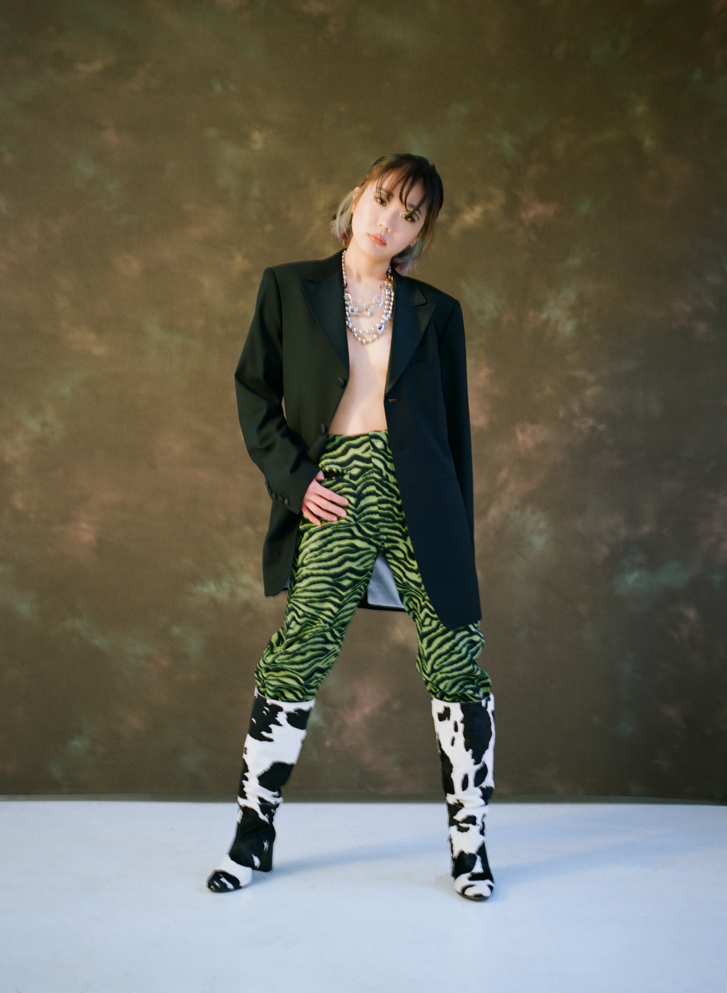 KATIE X TMRW _ UM 12-p1e4033u4gpu21lg11mmkkbf762.jpg